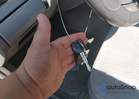 2004 Toyota Camry Le z USA, uszkodzony, nr VIN 4T1BE32K94U292915